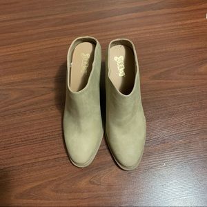 Brash Elsie Tostada slip on chunky heel bootie size 7.5